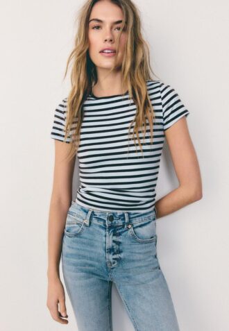 Basics Slim Fit gestreiftes T-Shirt