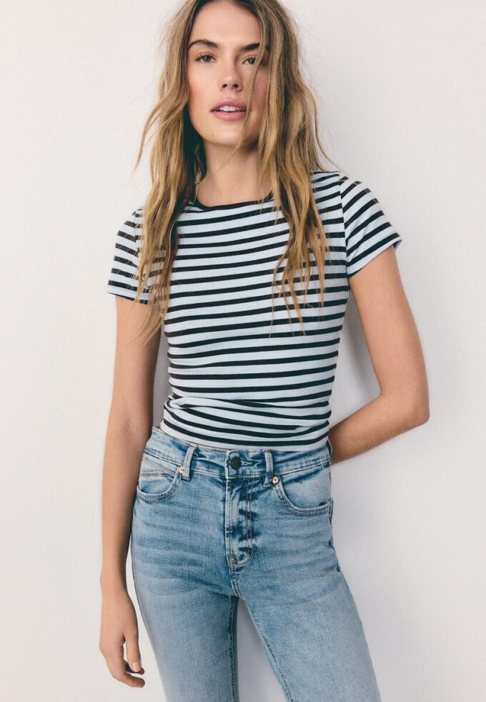 Basics Slim Fit gestreiftes T-Shirt Basics Slim Fit gestreiftes T-Shirt