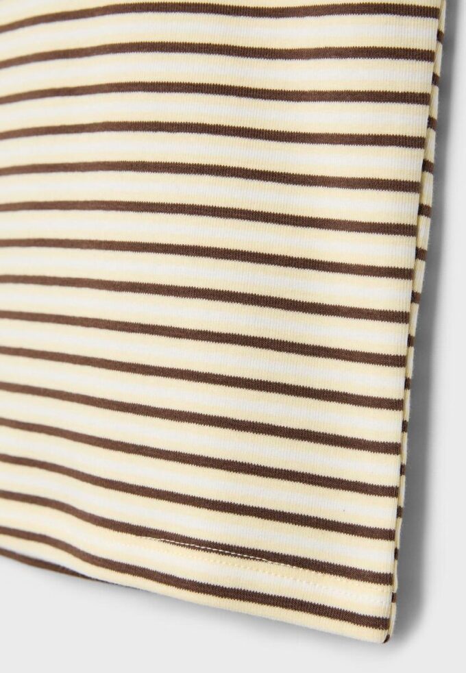 Basics Slim Fit gestreiftes T-Shirt Basics Slim Fit gestreiftes T-Shirt