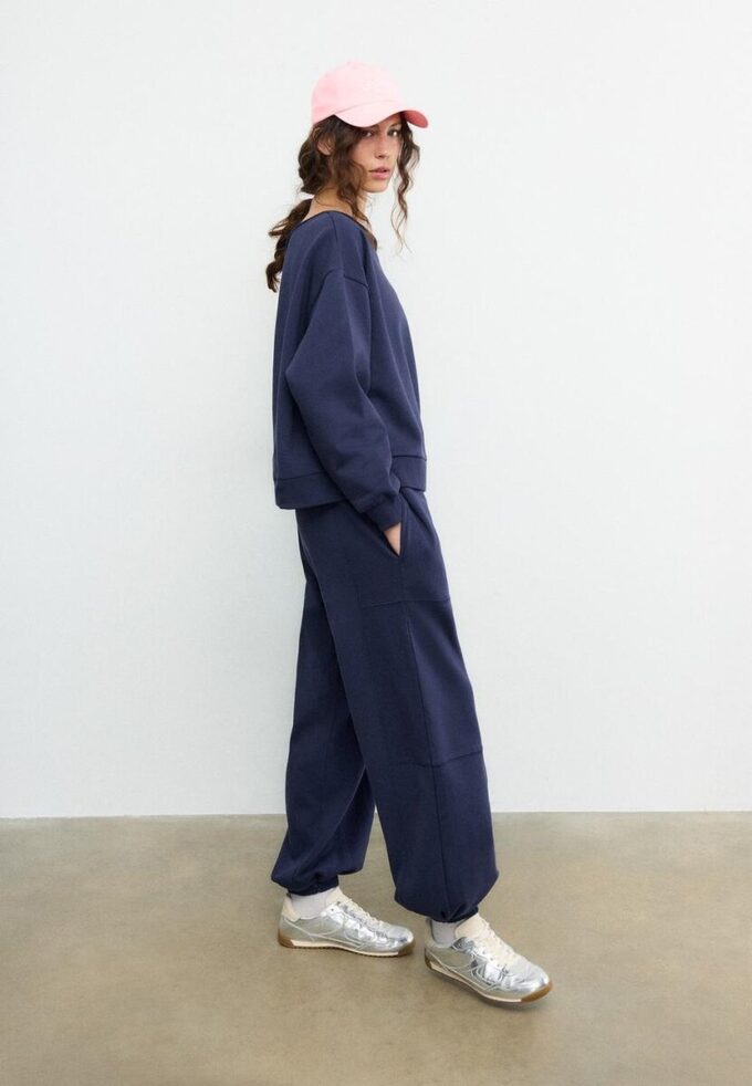 Basics-Sweatshirt mit schulterfreiem Ausschnitt Basics-Sweatshirt mit schulterfreiem Ausschnitt