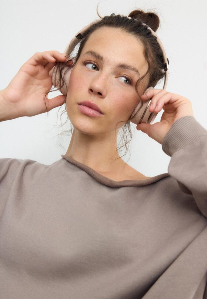 Basics-Sweatshirt mit schulterfreiem Ausschnitt Basics-Sweatshirt mit schulterfreiem Ausschnitt