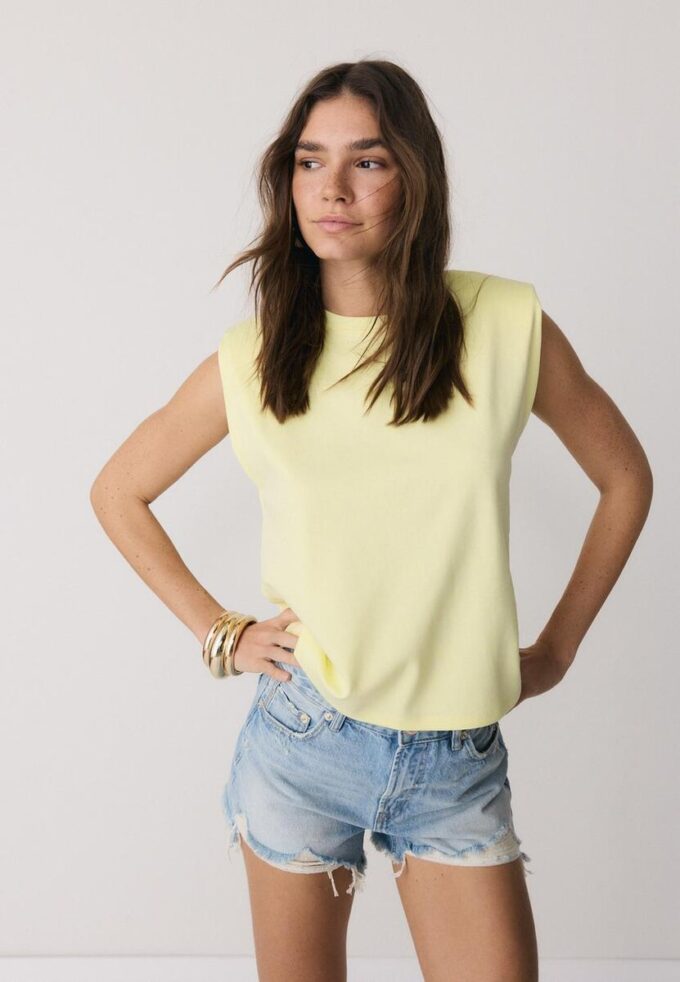 Basics-T-Shirt mit gepolsterten Schultern Basics-T-Shirt mit gepolsterten Schultern