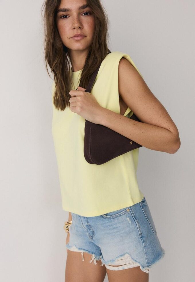Basics-T-Shirt mit gepolsterten Schultern Basics-T-Shirt mit gepolsterten Schultern