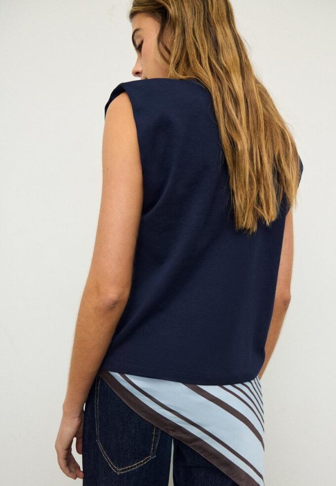 Basics-T-Shirt mit gepolsterten Schultern Basics-T-Shirt mit gepolsterten Schultern