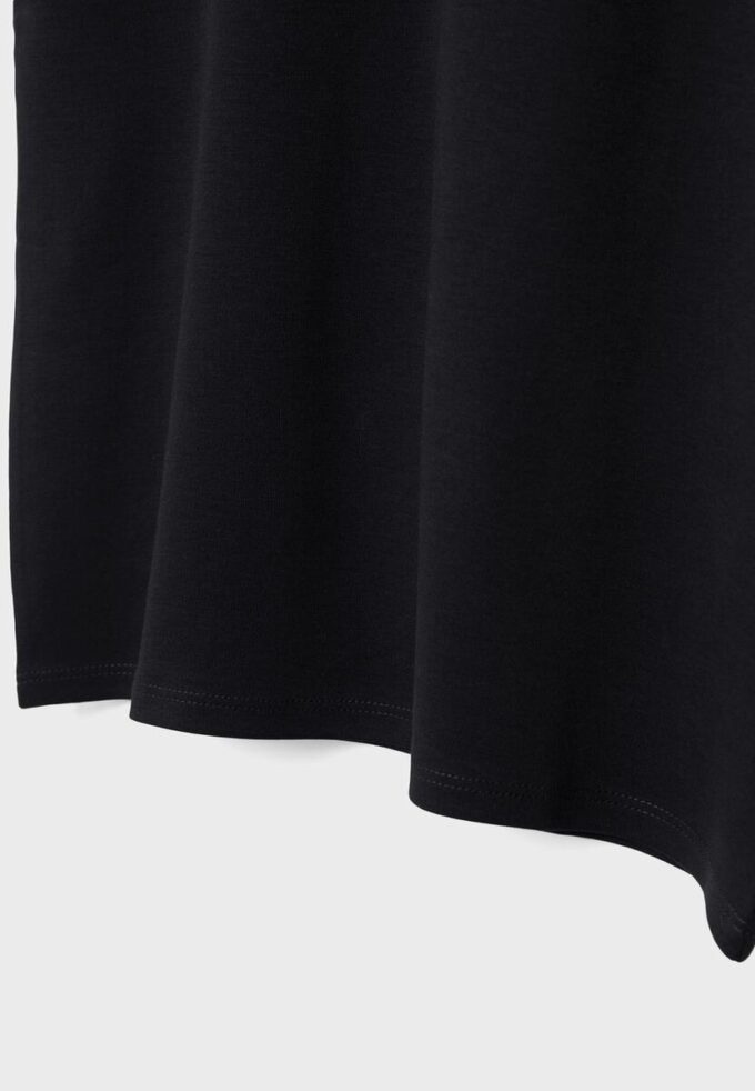 Basics-T-Shirt mit gepolsterten Schultern