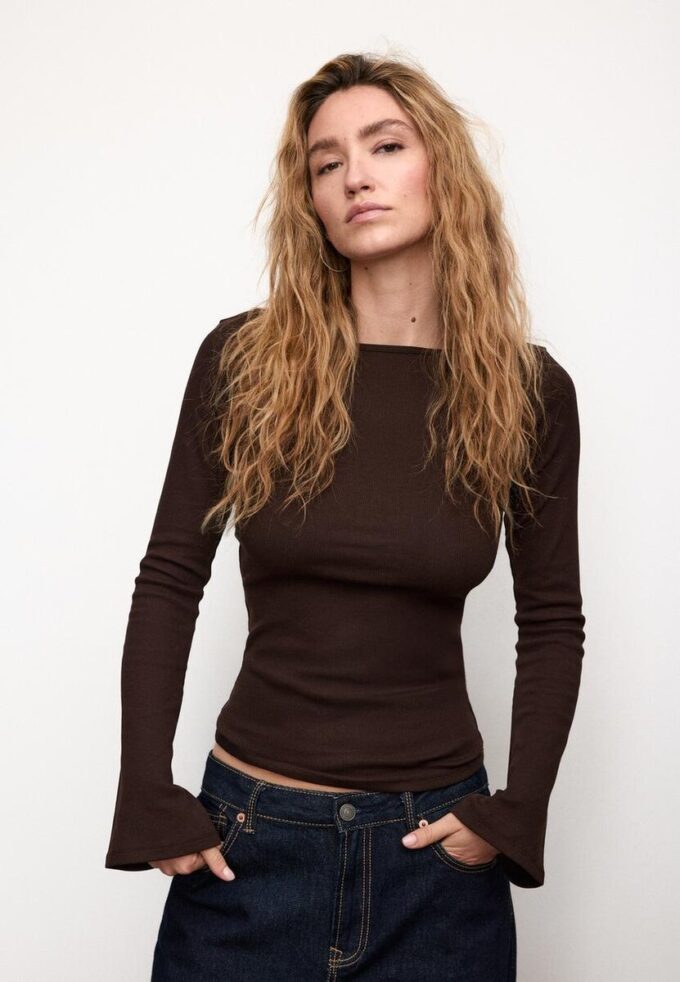 Basics-T-Shirt mit Glockenärmeln