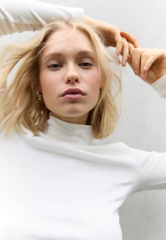 Basics T-Shirt mit hohem Kragen