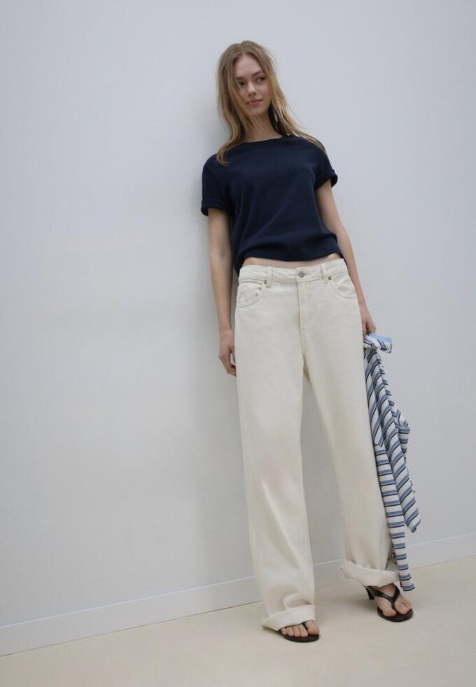 Basics-T-Shirt mit normaler Passform und schwerem Stoff Basics-T-Shirt mit normaler Passform und schwerem Stoff