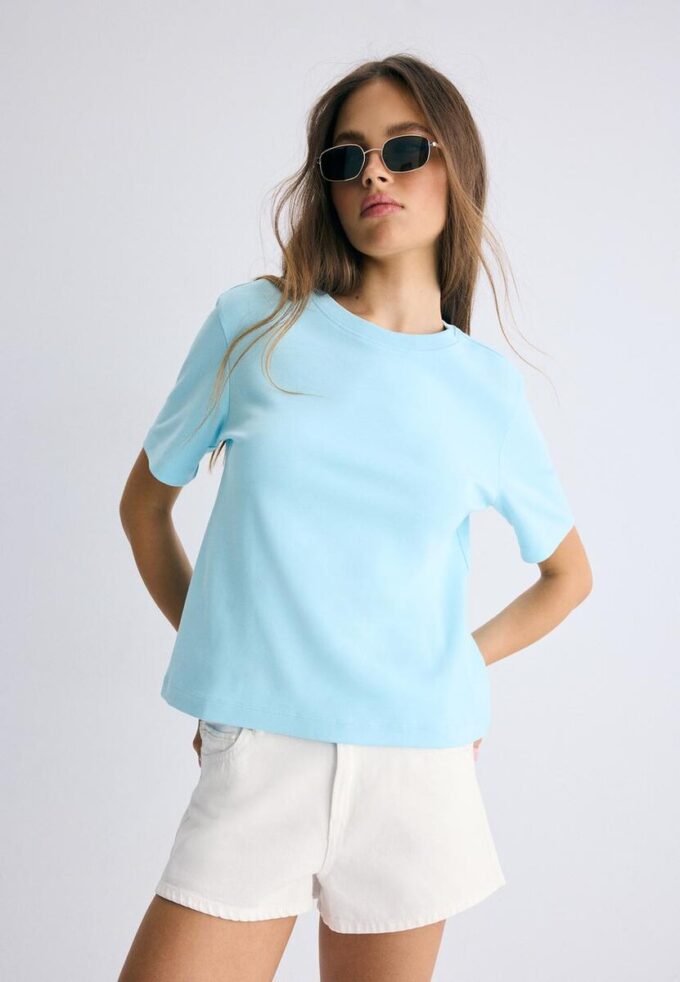 Basics-T-Shirt mit normaler Passform und schwerem Stoff Basics-T-Shirt mit normaler Passform und schwerem Stoff