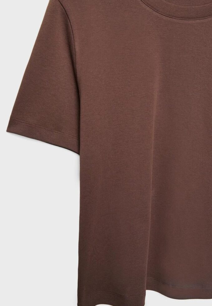 Basics-T-Shirt mit normaler Passform und schwerem Stoff Basics-T-Shirt mit normaler Passform und schwerem Stoff