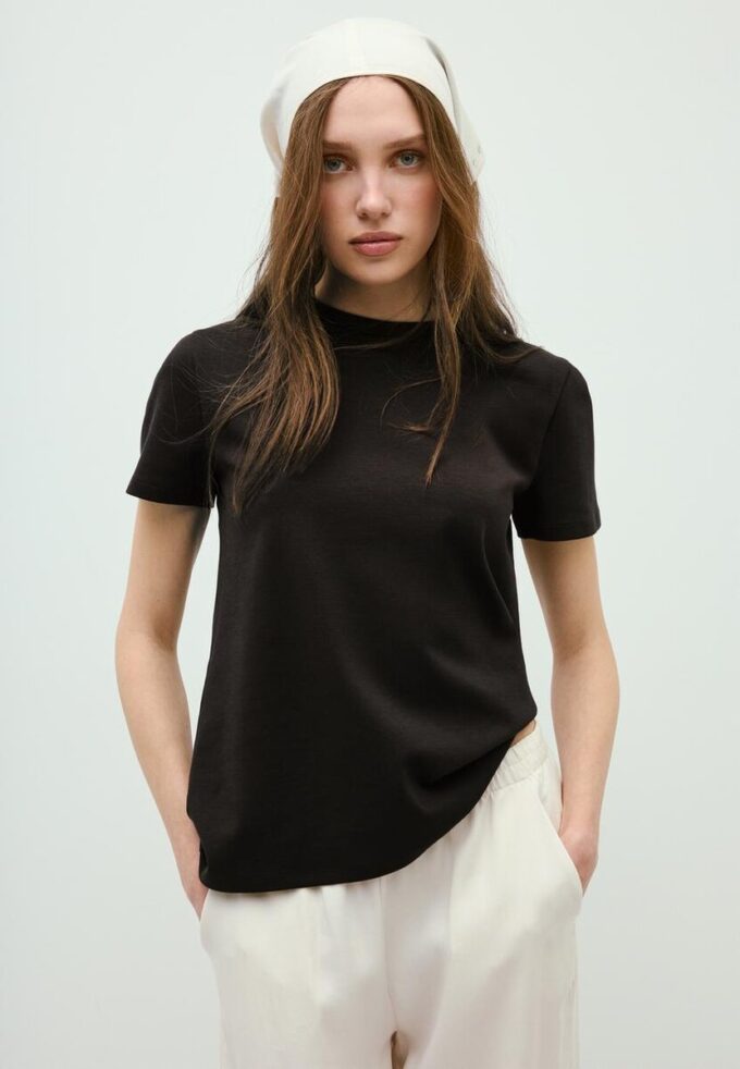 Basics-T-Shirt mit normaler Passform und Soft Touch-Gefühl
