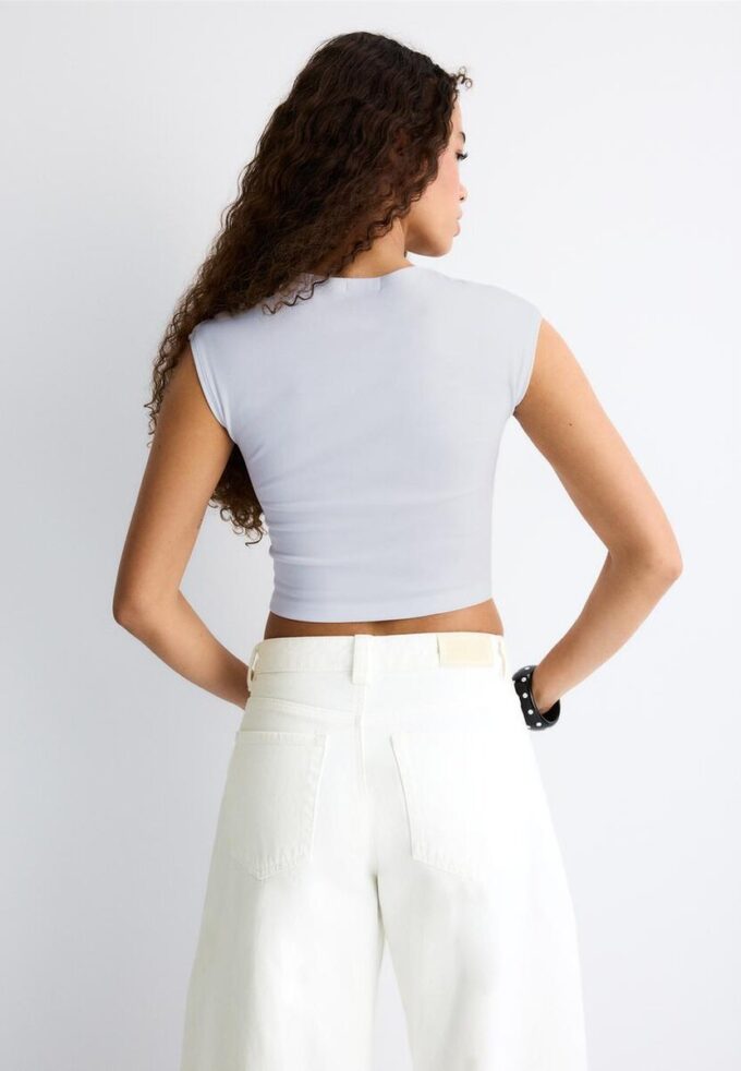 Basics tailliertes Crop-T-Shirt