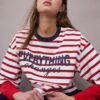 Bedrucktes, gestreiftes Kurzarm-T-Shirt Bedrucktes, gestreiftes Kurzarm-T-Shirt