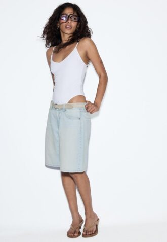 Bermudashorts aus Denim mit Gürtel