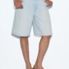 Bermudashorts aus Denim mit Gürtel Bermudashorts aus Denim mit Gürtel