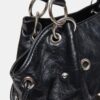 Beuteltasche mit Ösenverzierung