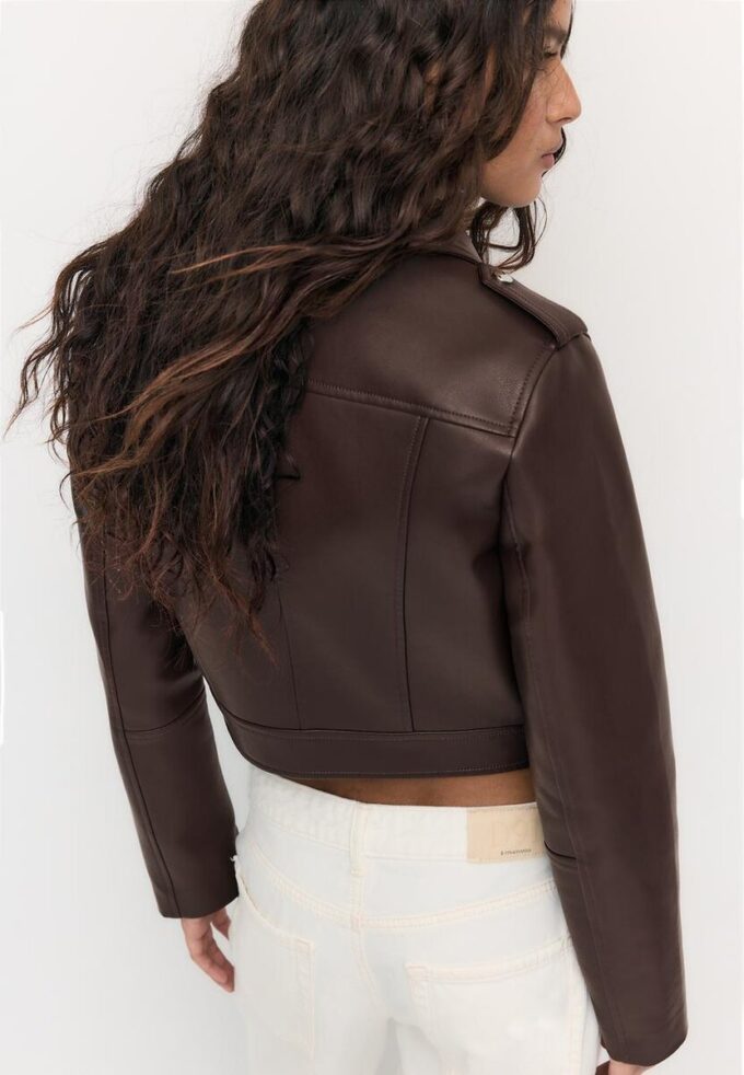 Bikerjacke aus Kunstleder mit Gürtel Bikerjacke aus Kunstleder mit Gürtel