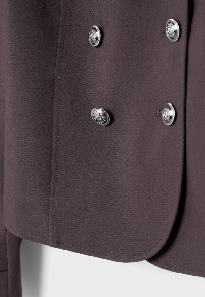 Blazer mit gravierten Knöpfen Blazer mit gravierten Knöpfen