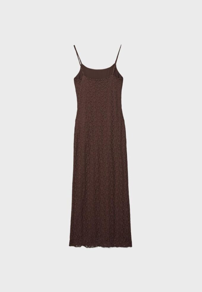 Blondes Midi-Kleid mit Spitzenriemen