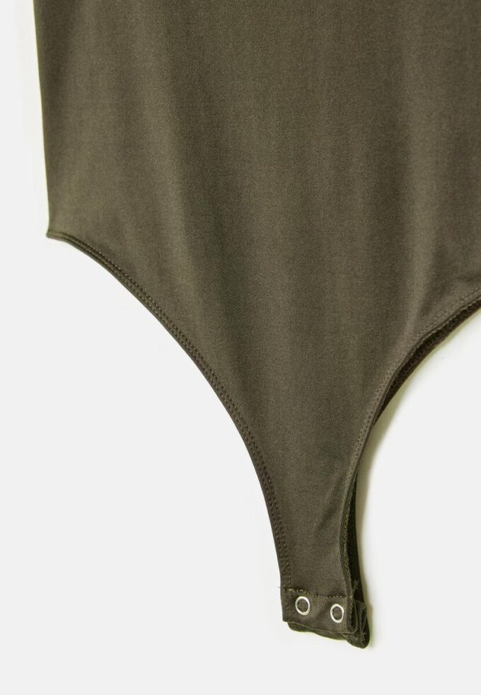 Body aus Polyamid mit quadratischem Ausschnitt Body aus Polyamid mit quadratischem Ausschnitt