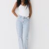 Bodysuit mit V-Ausschnitt und Trägern Bodysuit mit V-Ausschnitt und Trägern
