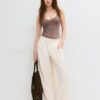 Bodysuit mit V-Ausschnitt und Trägern Bodysuit mit V-Ausschnitt und Trägern