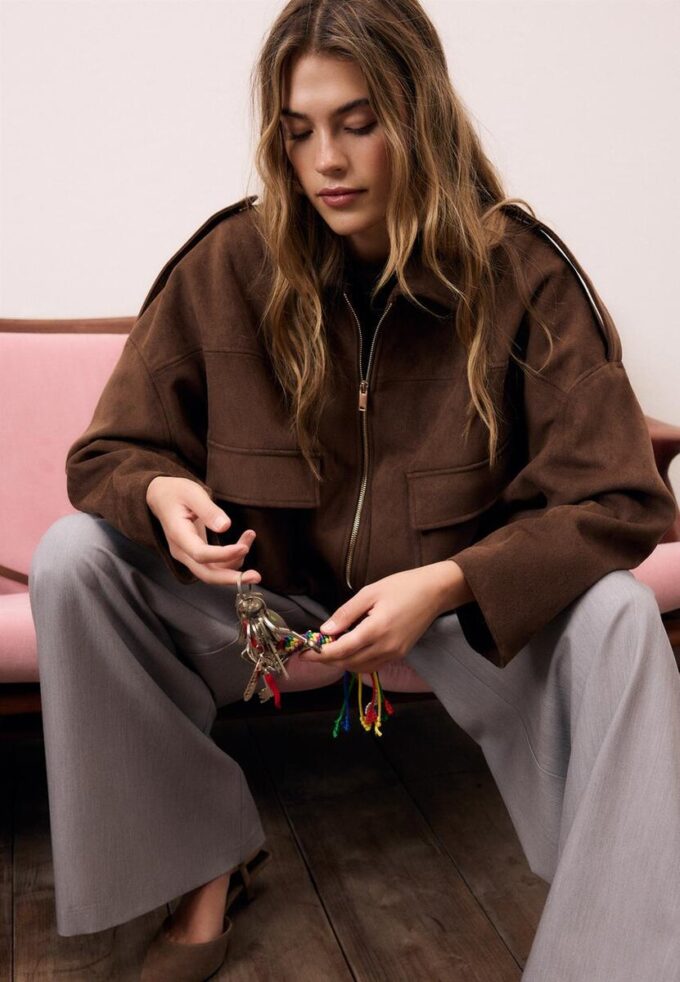 Bomberjacke aus Kunstwildleder Bomberjacke aus Kunstwildleder