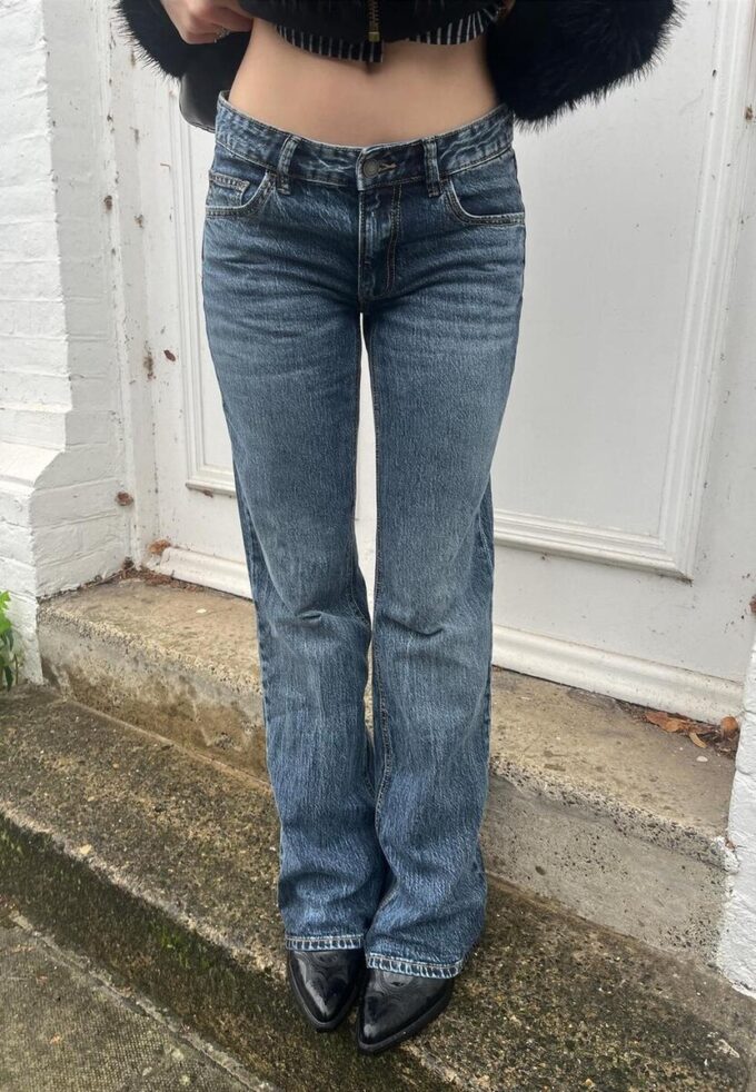 Bootcut-Jeans mit niedriger Taille