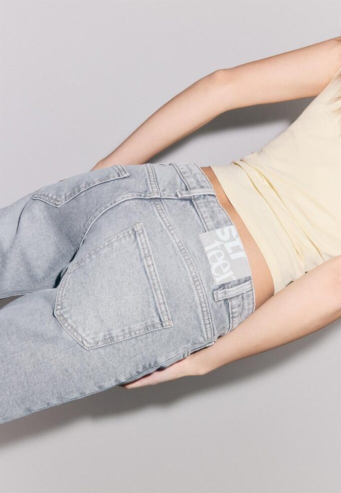 Bootcut-Jeans mit niedriger Taille