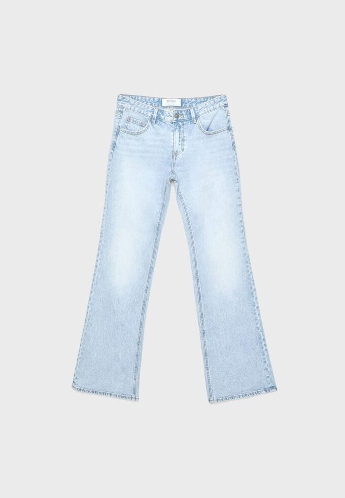 Bootcut-Jeans mit niedriger Taille Bootcut-Jeans mit niedriger Taille