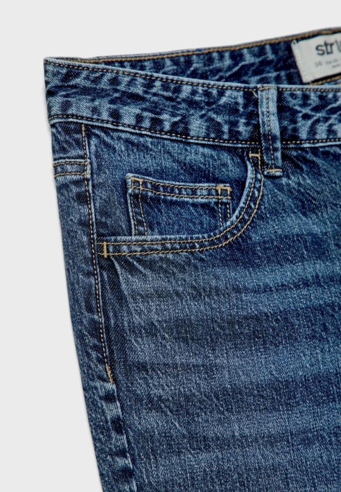 Bootcut-Jeans mit niedriger Taille