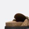 Clogs aus Spaltveloursleder mit Schnalle