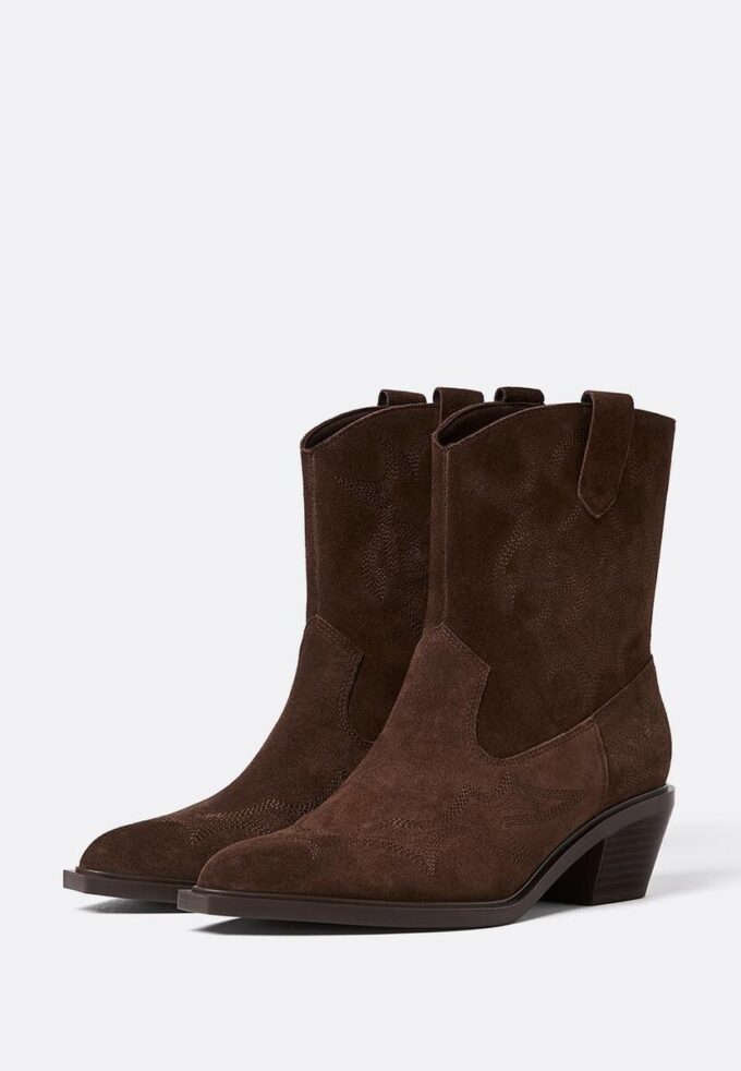 Cowboy-Stiefeletten aus Spaltleder mit Absatz