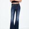 D04 Low-Rise-Jeans mit Flared-Bein