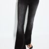 D04 Low-Rise-Jeans mit Flared-Bein