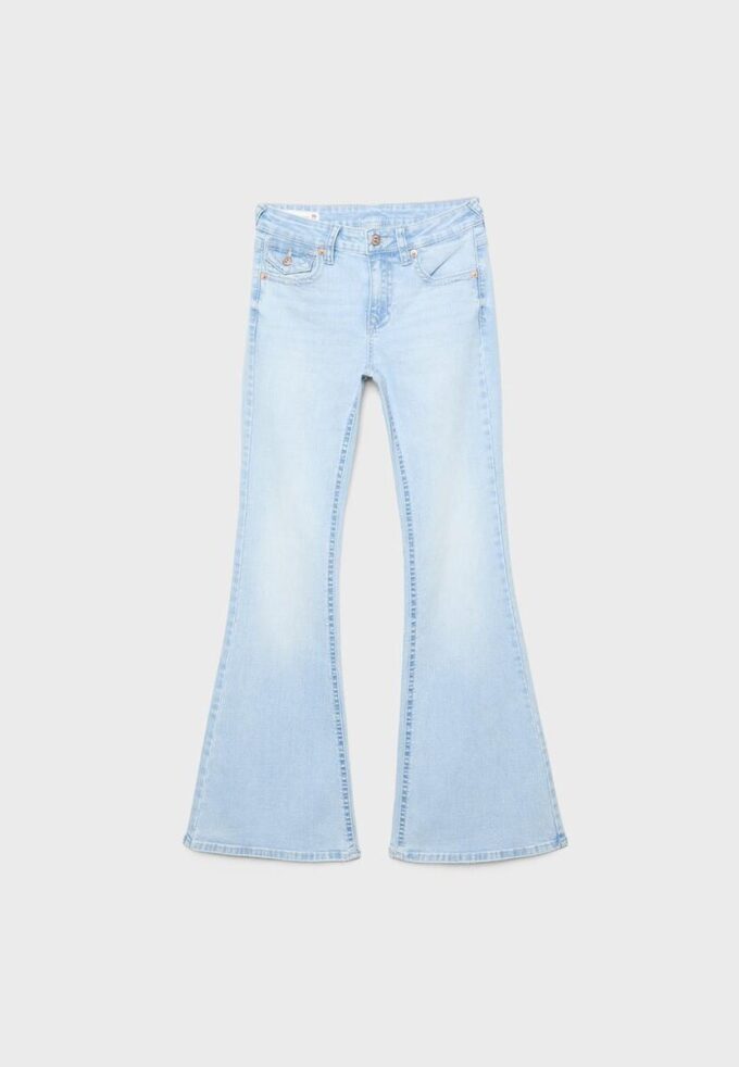 D04 Low-Rise-Jeans mit Flared-Bein D04 Low-Rise-Jeans mit Flared-Bein