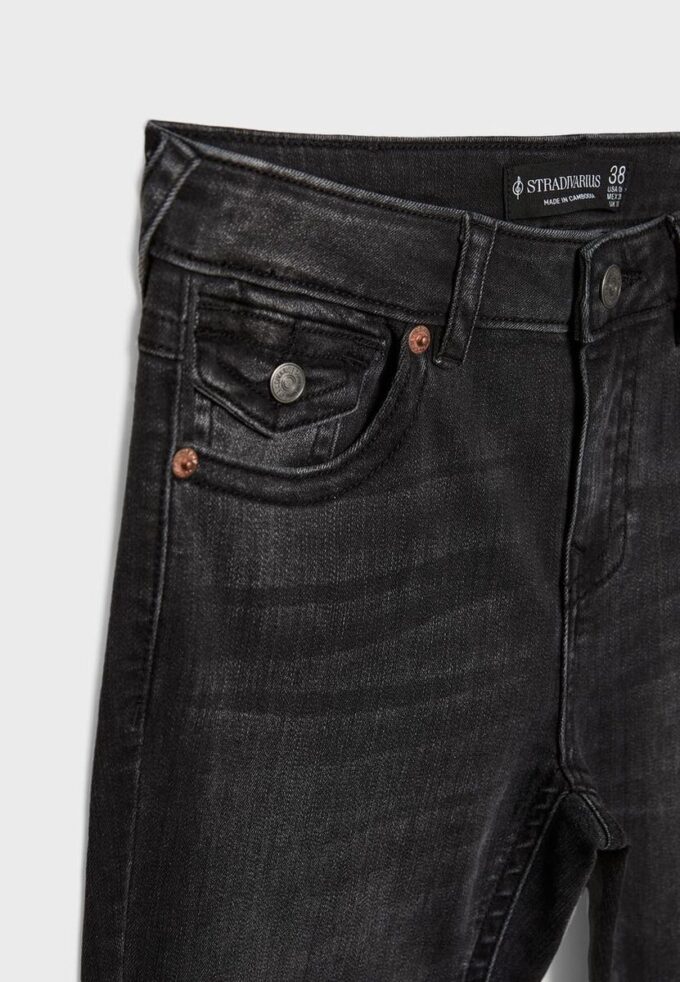 D04 Low-Rise-Jeans mit Flared-Bein