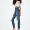 D09 Super High-Waist Skinny Jeans D09 Super High-Waist Skinny Jeans