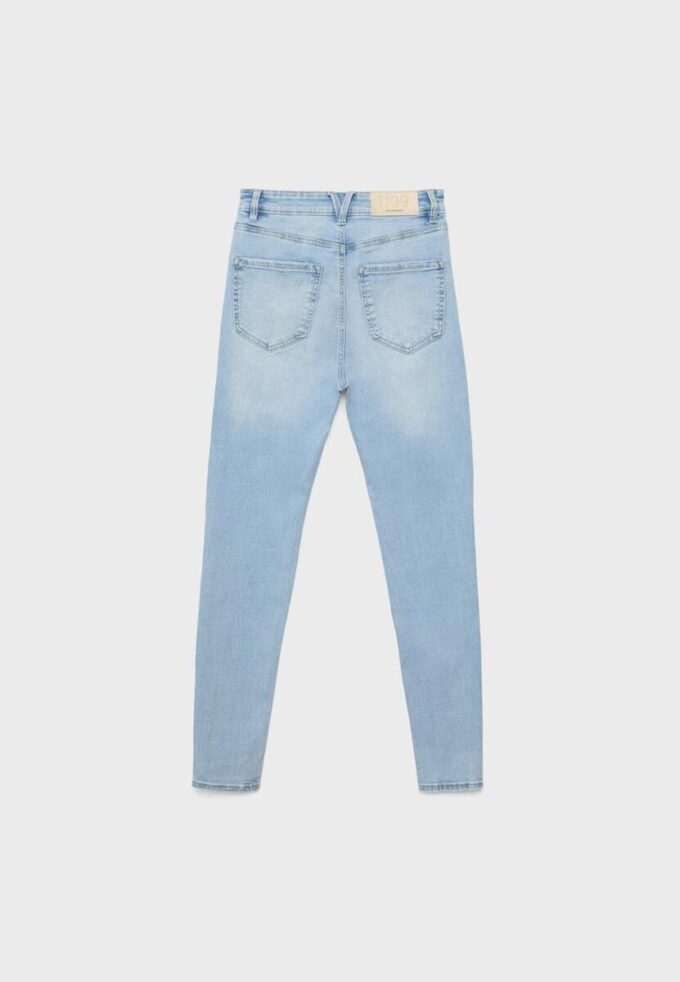 D09 Super High-Waist Skinny Jeans D09 Super High-Waist Skinny Jeans