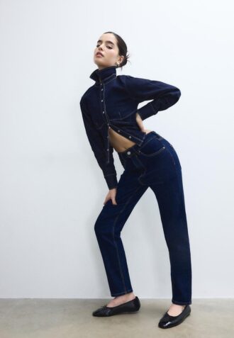 D10 Slim-Fit-Mom Jeans