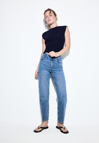 D10 Slim-Fit-Mom Jeans