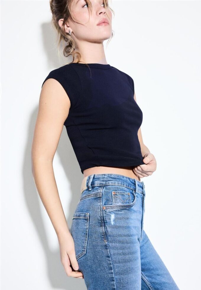D10 Slim-Fit-Mom Jeans D10 Slim-Fit-Mom Jeans