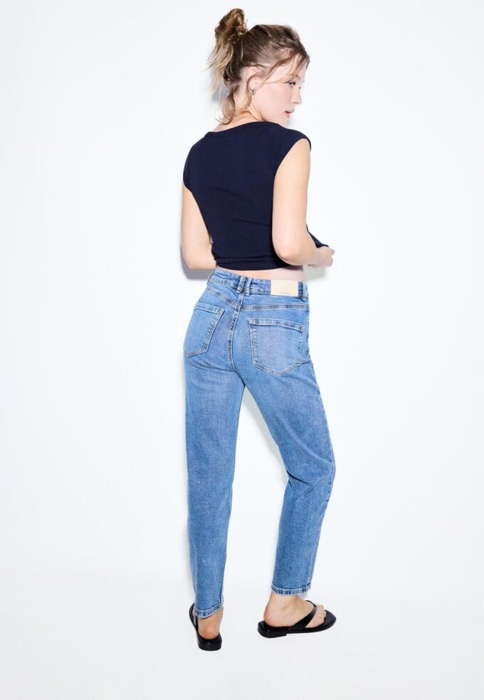 D10 Slim-Fit-Mom Jeans D10 Slim-Fit-Mom Jeans