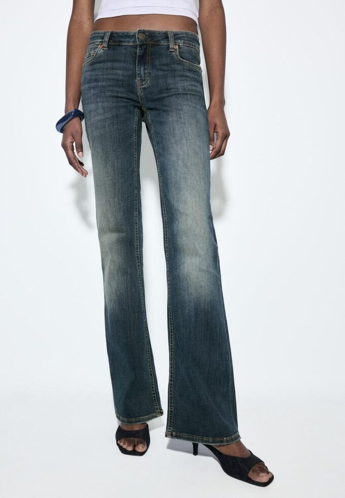 D67 Slim-Fit-Bootcut-Jeans