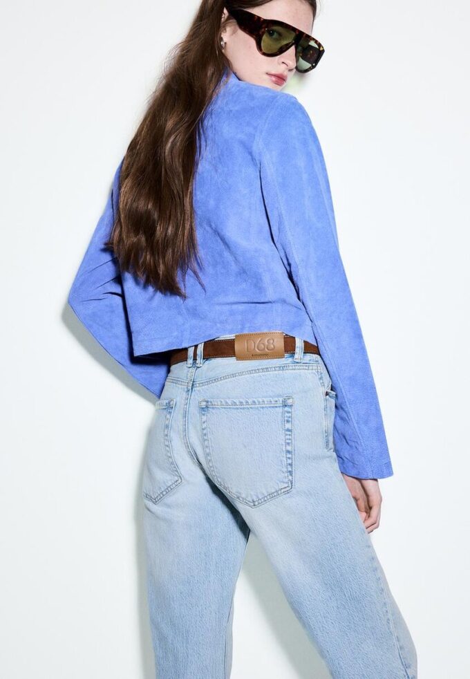 D68 Boot-Cut-Jeans mit Gürtel D68 Boot-Cut-Jeans mit Gürtel