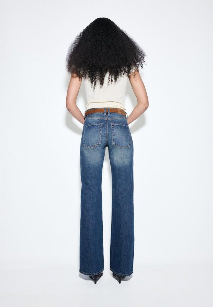 D68 Boot-Cut-Jeans mit Gürtel