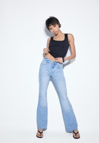 D74 Flared Jeans mit Schlitz