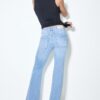 D74 Flared Jeans mit Schlitz