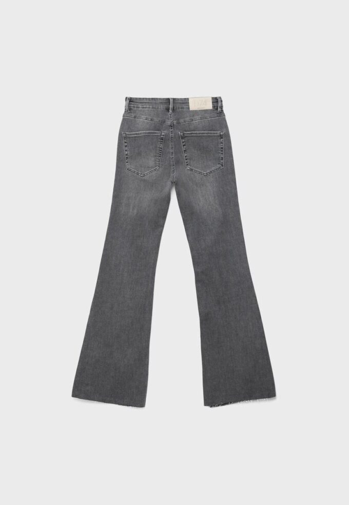 D74 Flared Jeans mit Schlitz D74 Flared Jeans mit Schlitz