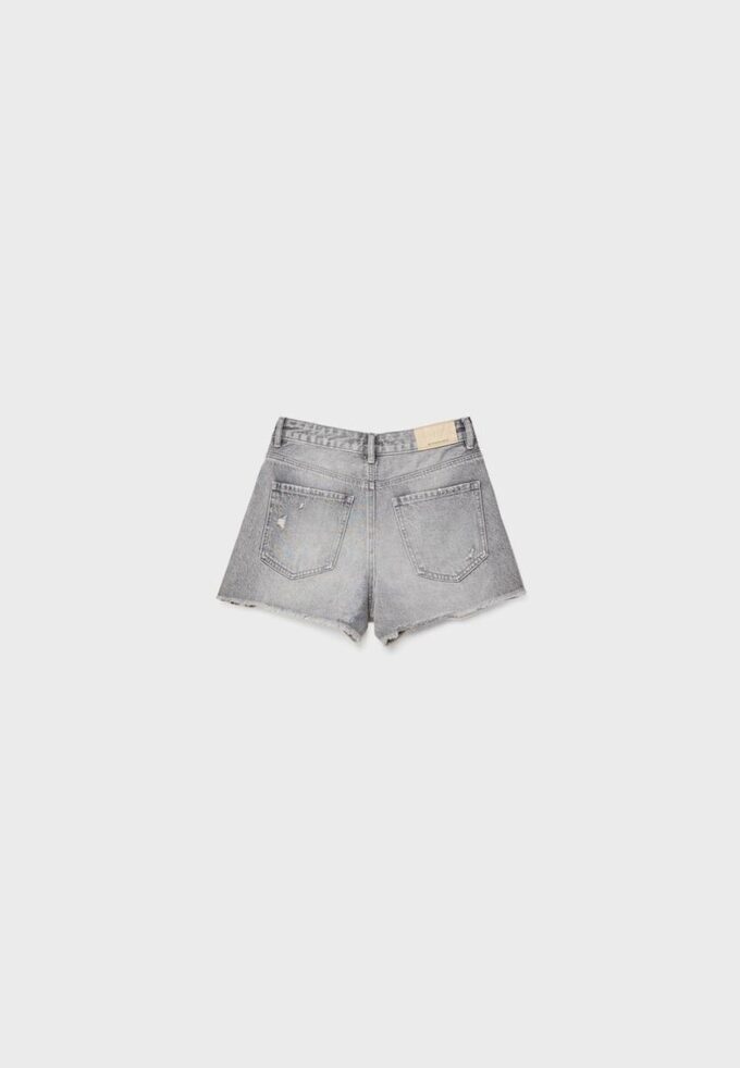 D75 Shorts aus zerrissenem Denim D75 Shorts aus zerrissenem Denim